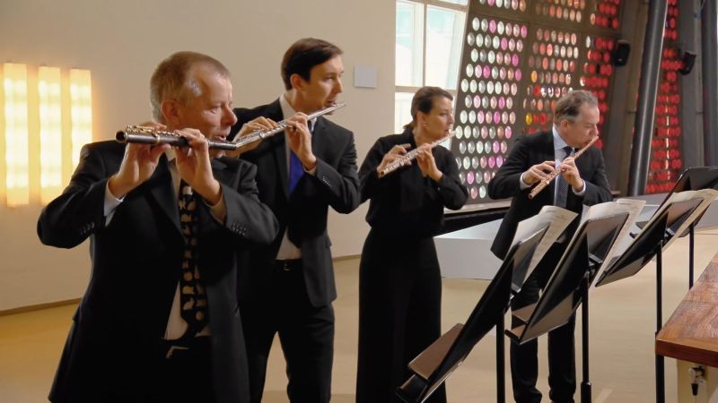 Ives: The Unanswered Question / Petrenko  Berliner Philharmonike